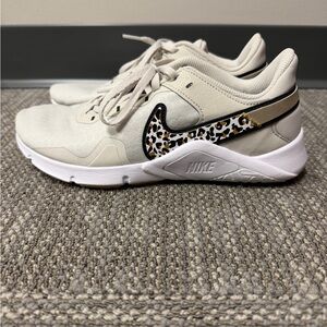 Nike Legend Essential 2 Premium with leopard print logo W8.5